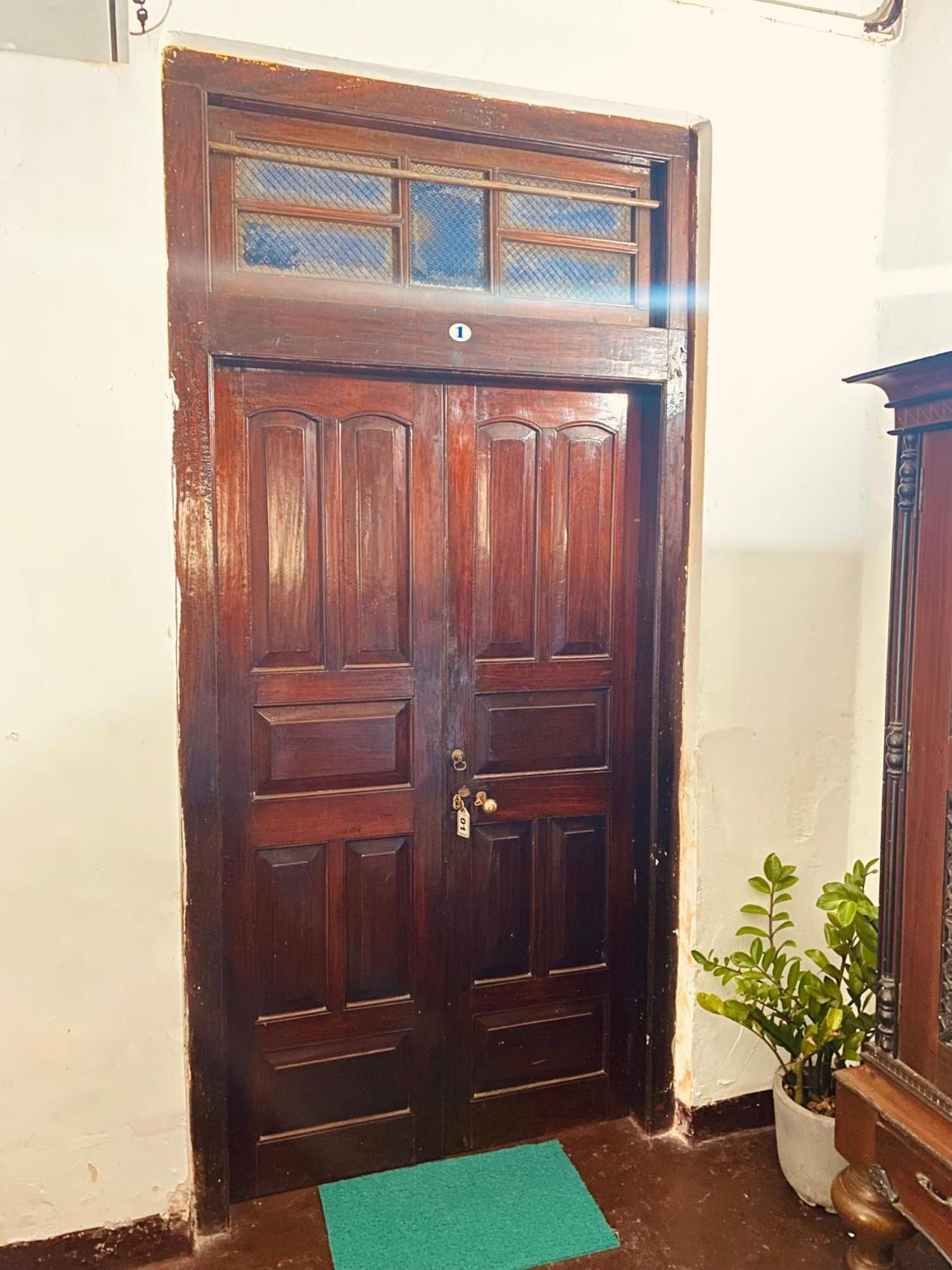 Happy Bunk Hostel Уелигама Екстериор снимка