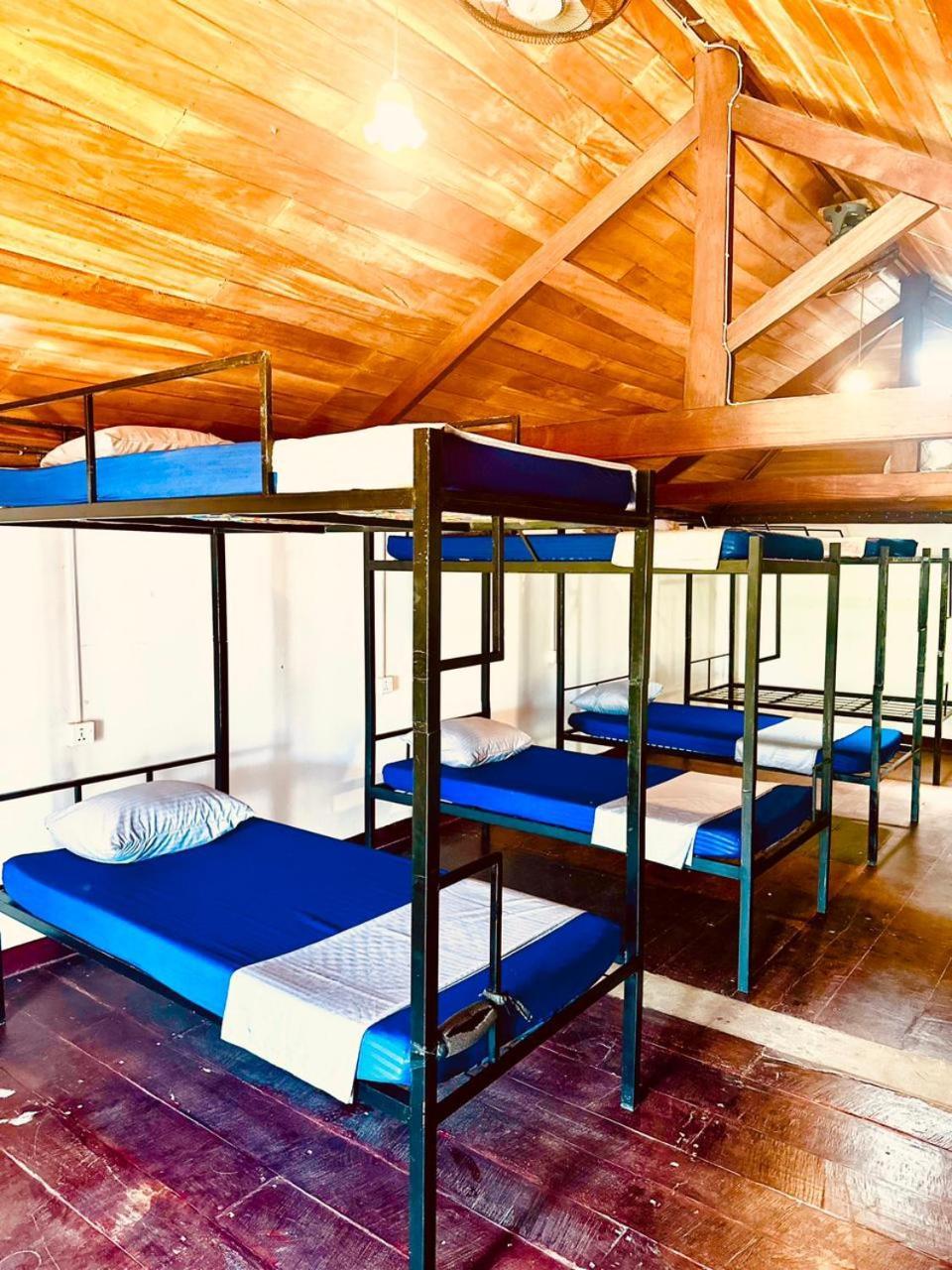 Happy Bunk Hostel Уелигама Екстериор снимка