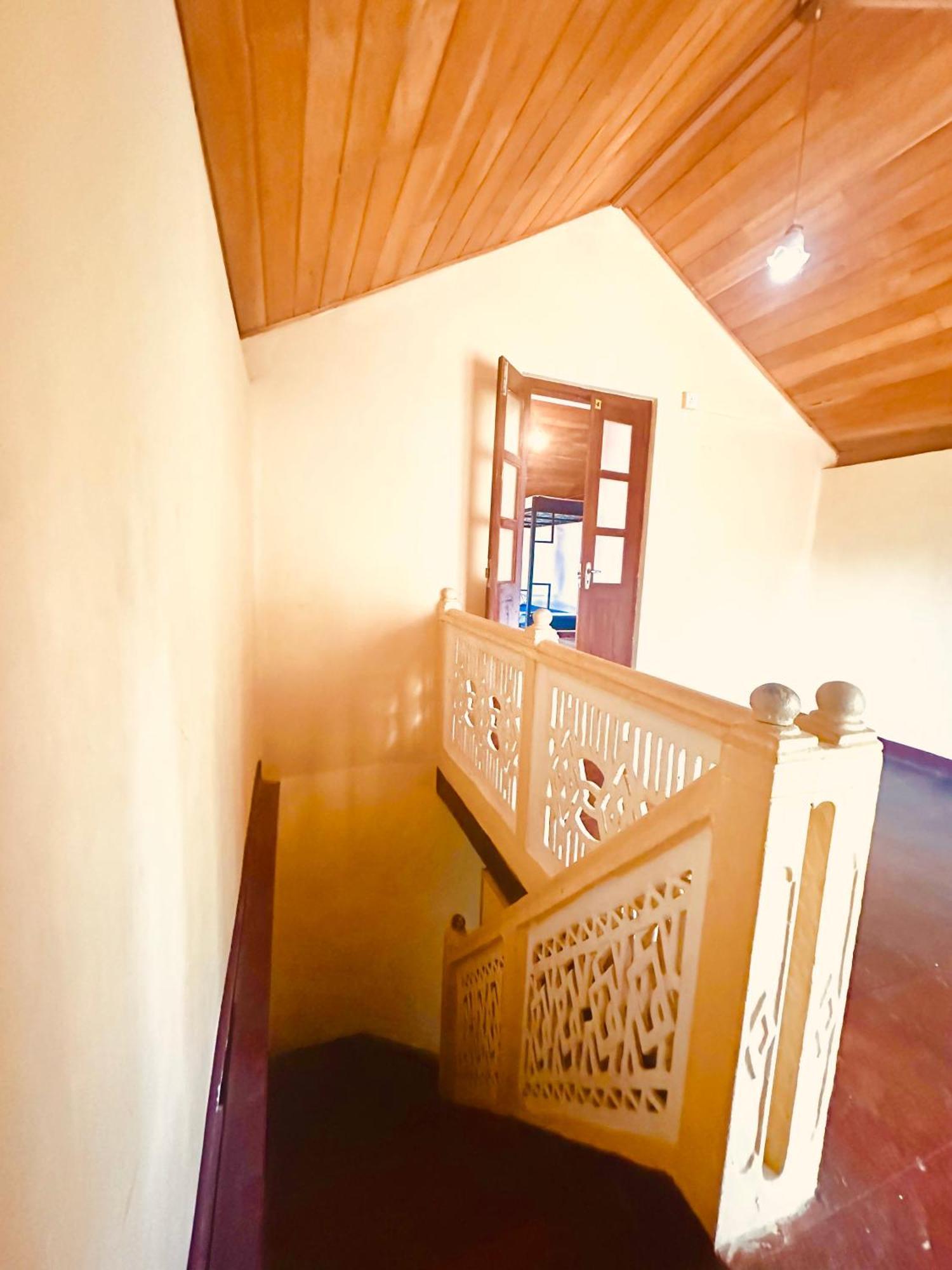 Happy Bunk Hostel Уелигама Екстериор снимка
