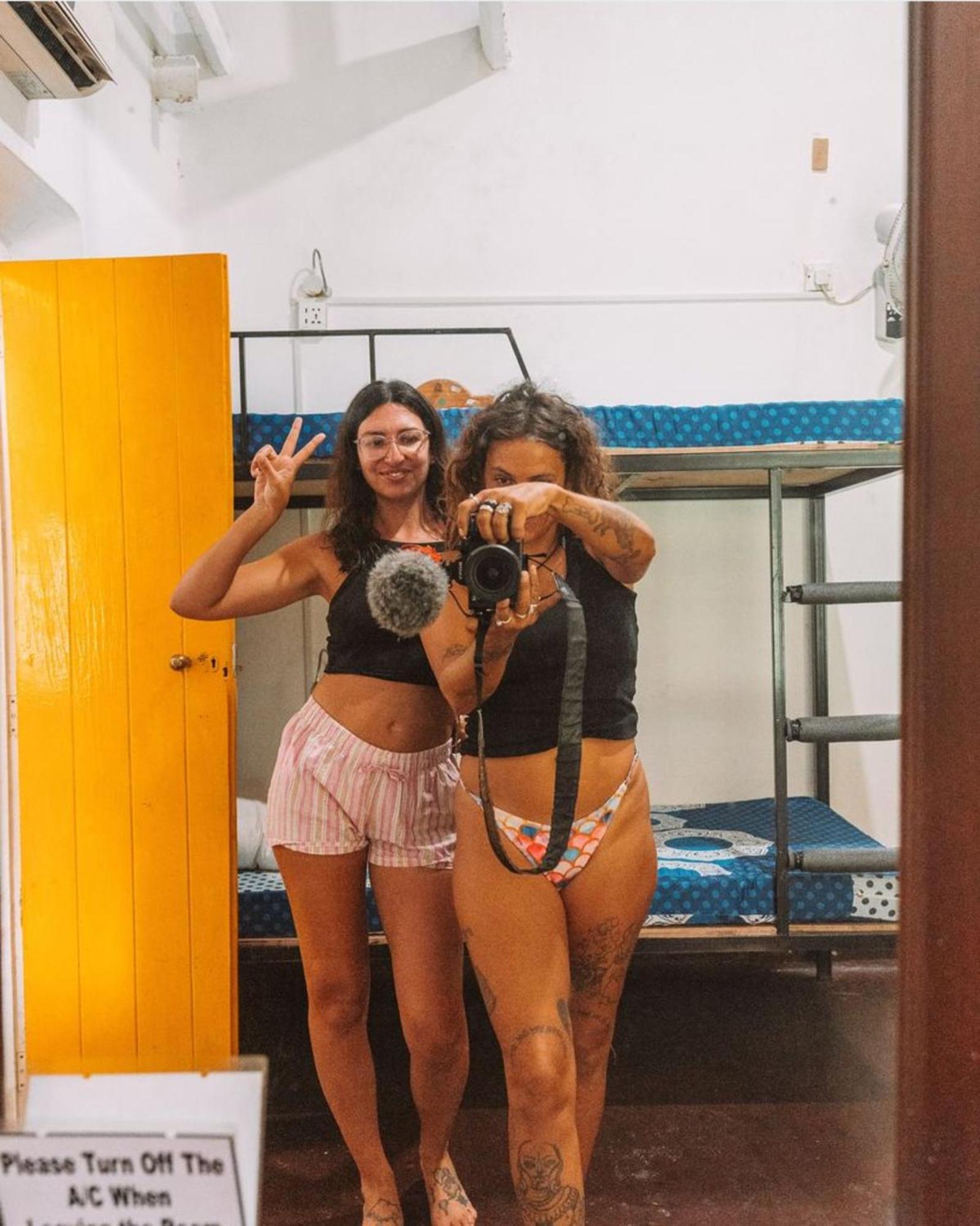 Happy Bunk Hostel Уелигама Екстериор снимка